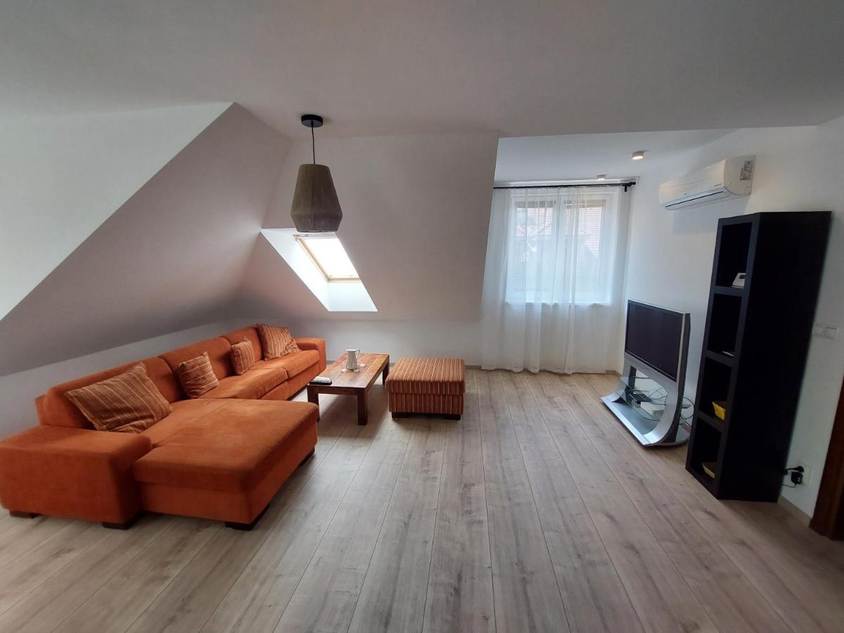 Utulny Apartman V Bratislava 4 Exterior photo