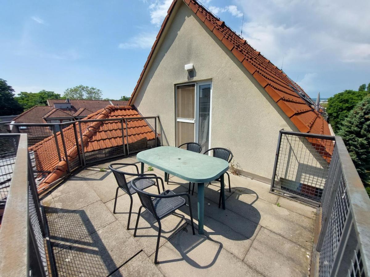 Utulny Apartman V Bratislava 4 Exterior photo